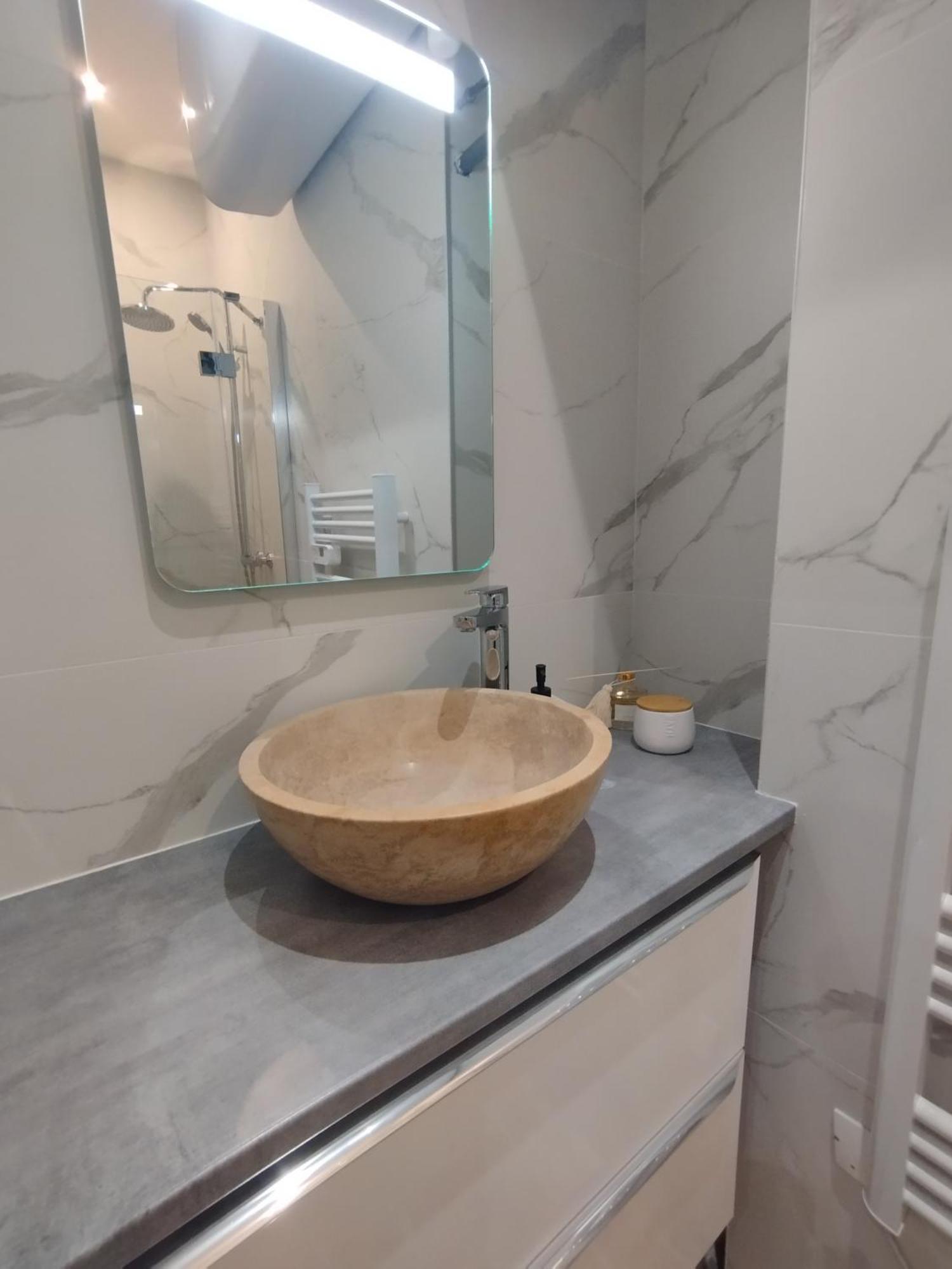 Appartement Lumineux En Rdc Bourgoin-Jallieu Dış mekan fotoğraf